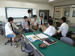 在学生と高校生の交流会