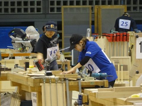 家具職種　鈴木比奈子選手