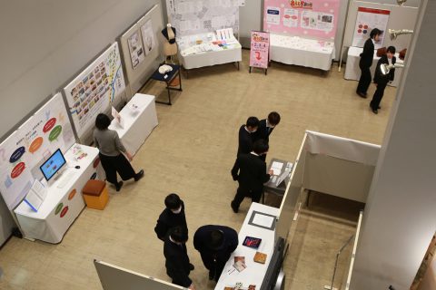 産業デザイン科展示風景