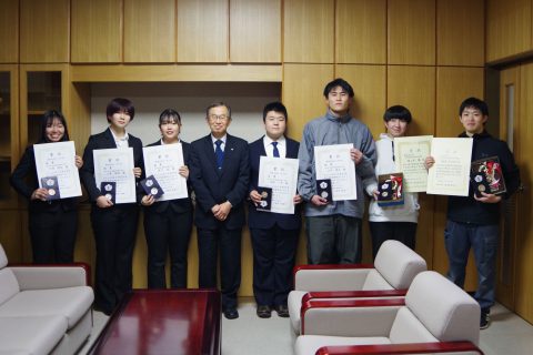 11/30追記　校長への入賞報告と県知事賞の伝達式を行いました。